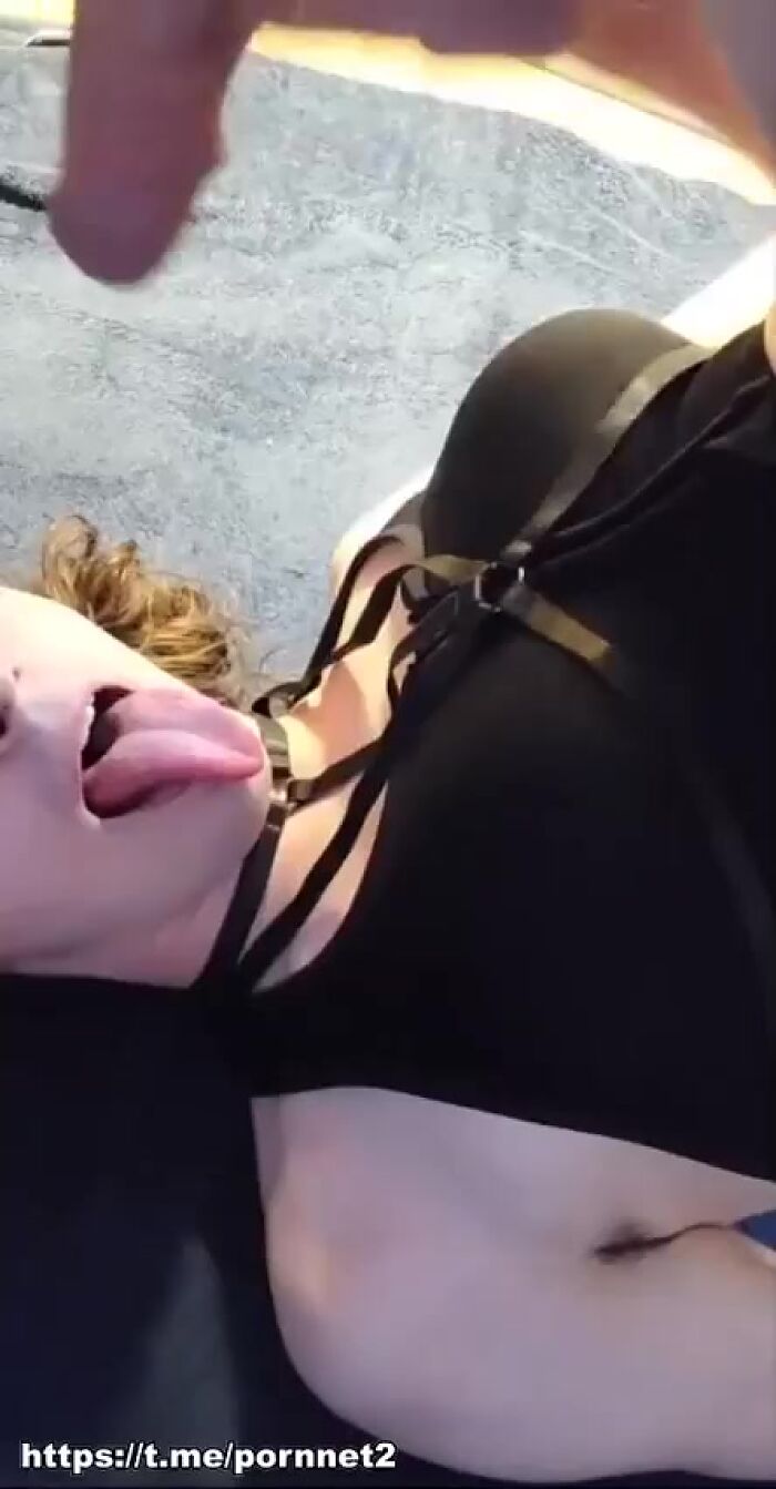 Сама себе в ротик