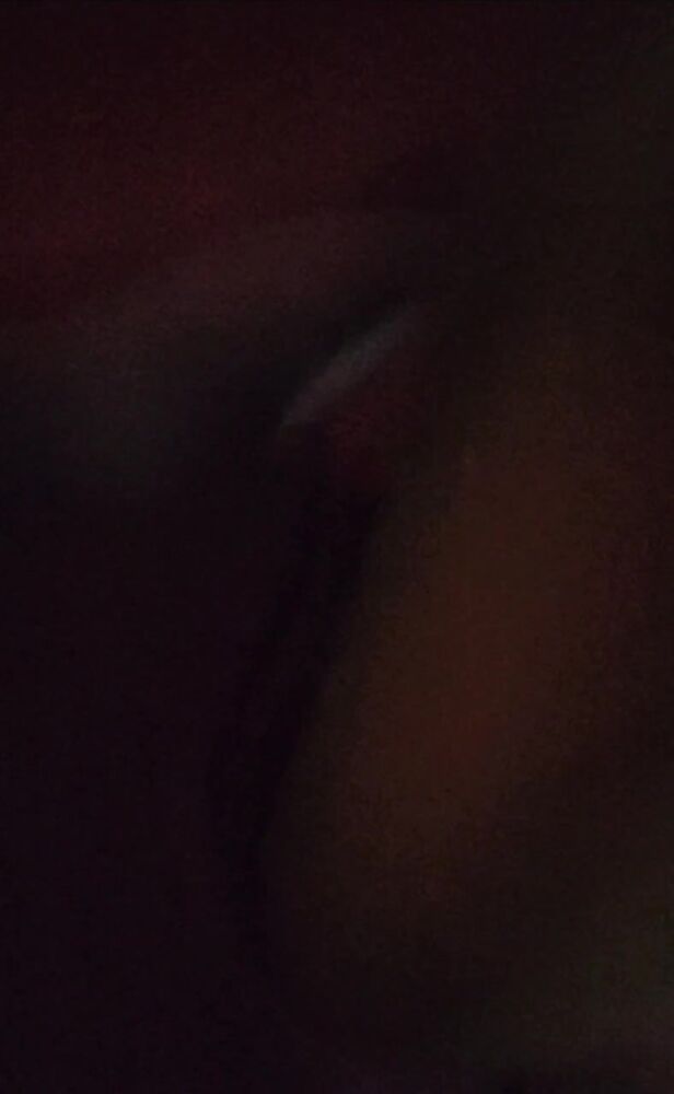 Баначик.Сильно возбуждена