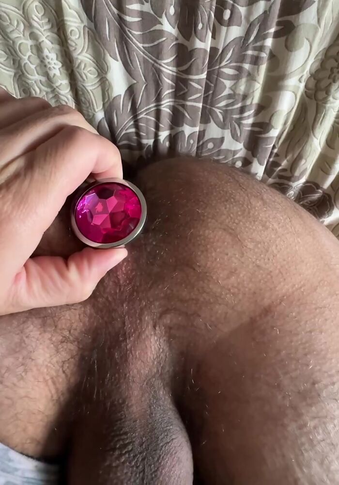 Растягиваю дырочку)