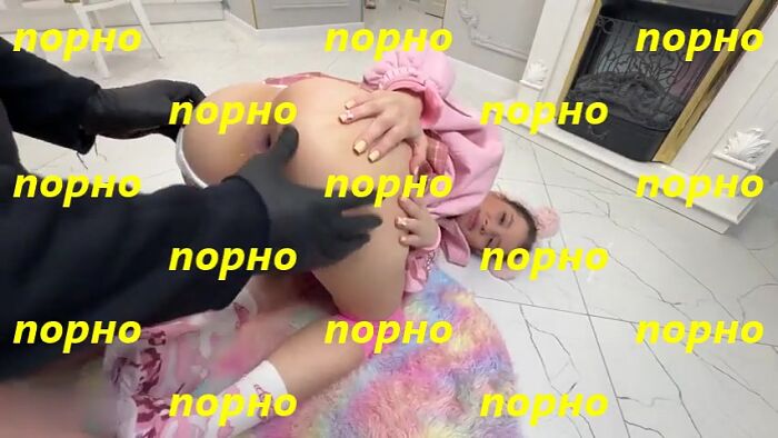 В рот и жопу