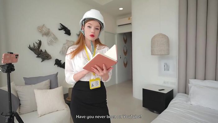 Девка даёт свои нежные дырки