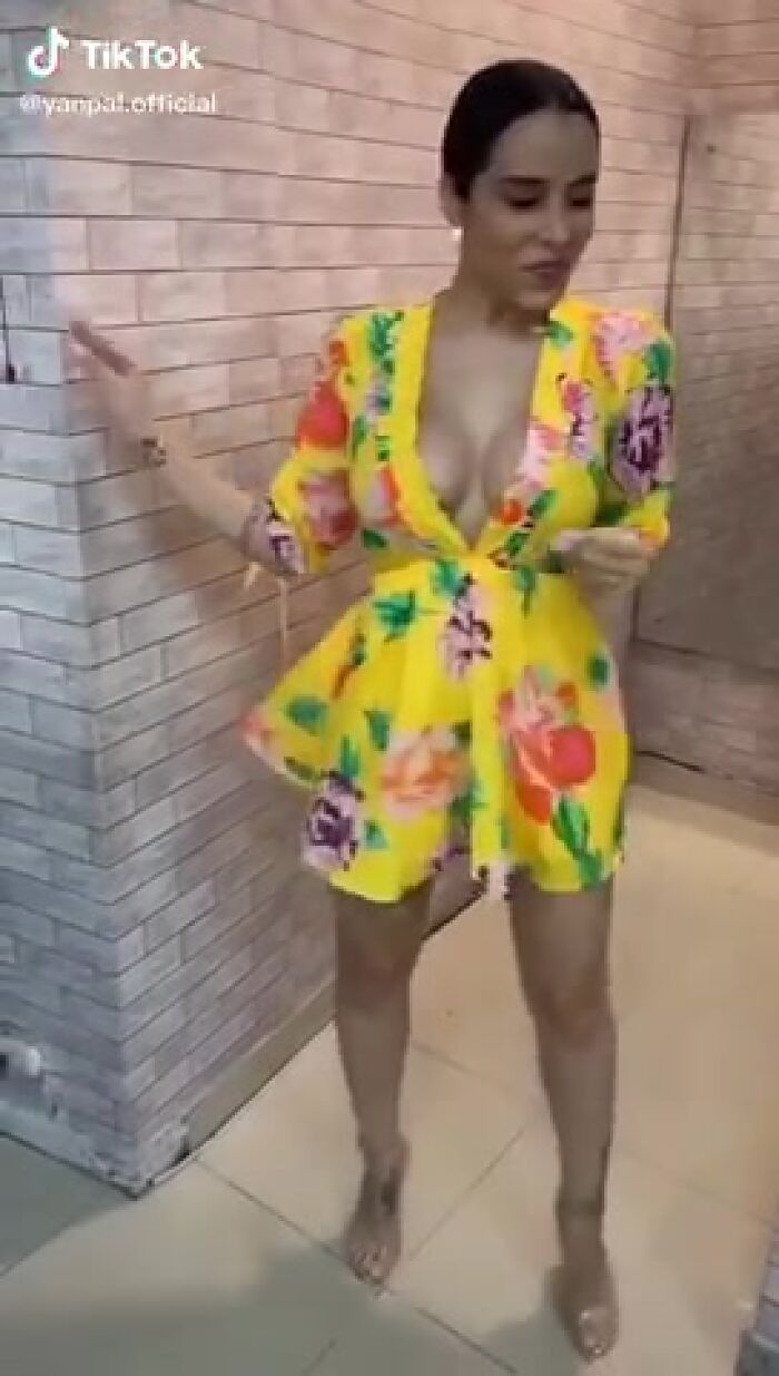 Класна тьолка