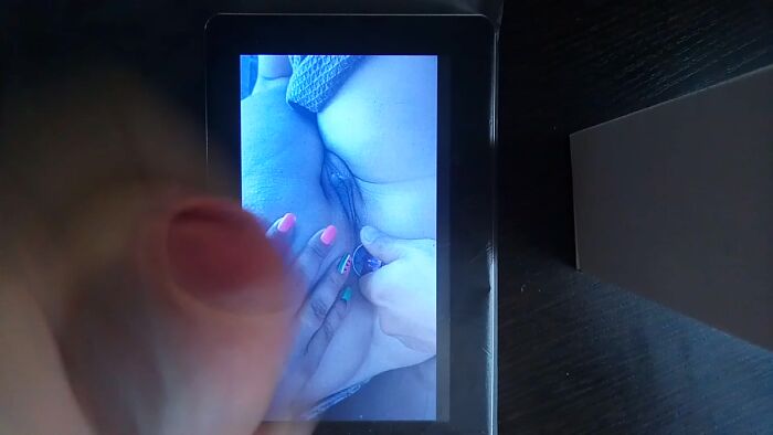 Парень с сайта обкончал.