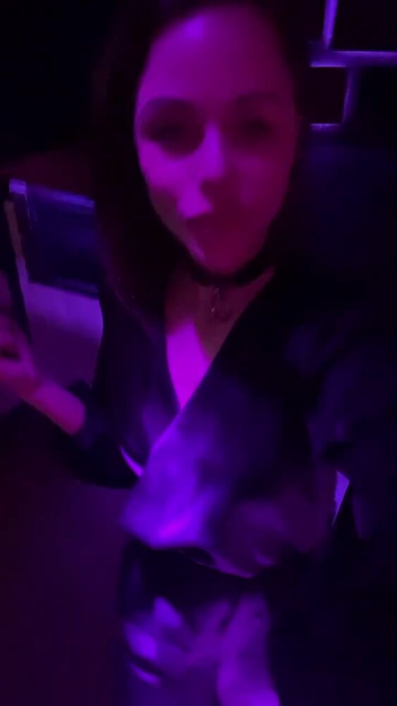 В клубе, ищу только большие черные члены