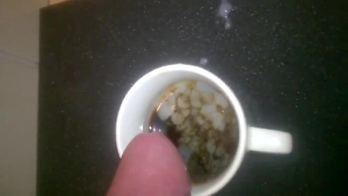 Люблю кончать в коффе и угощать