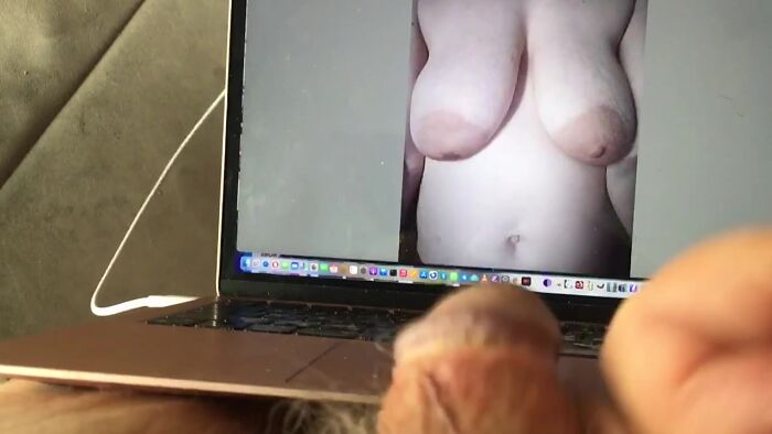 Еще дрочу на сиськи