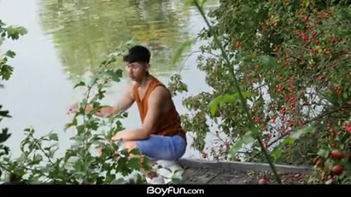 Пол Мейсон трахает задницу латину Archi Gold на улице