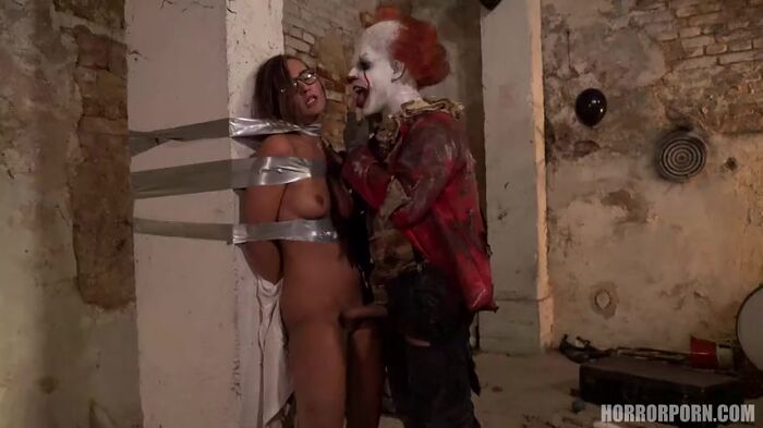 Оно трахнуло её