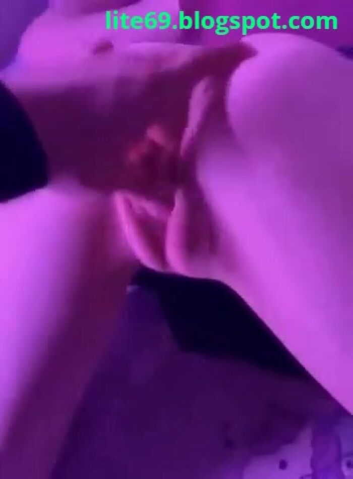 fingered the pussy of a young girl to orgasm
