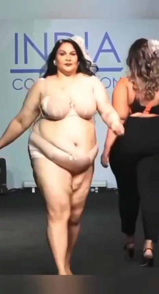 Эти женщины тоже хотят внимания и любви.