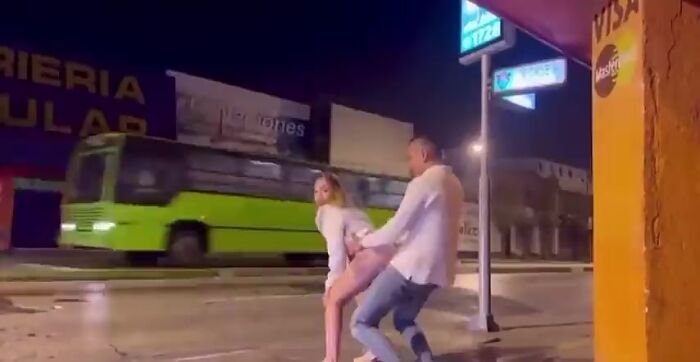 С какой то шлюхой на улице