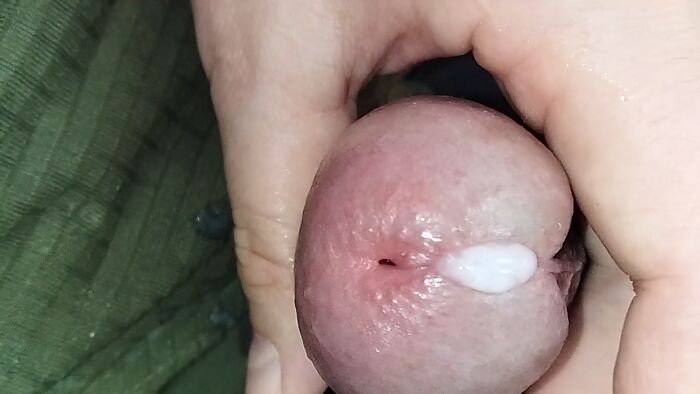 Потекла в два этапа