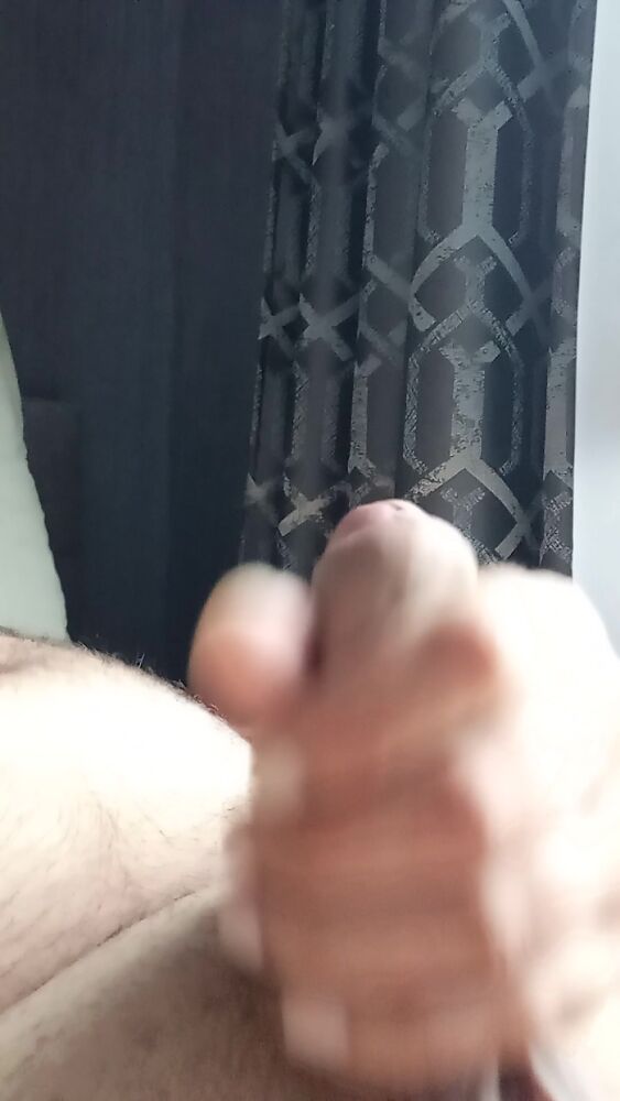 Возбудился