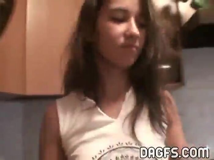 Девочки жгут дома