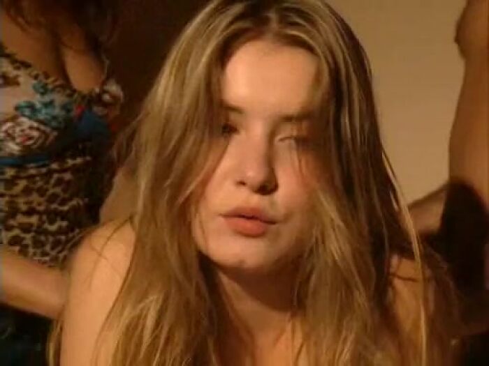 Пара соблазняет няню