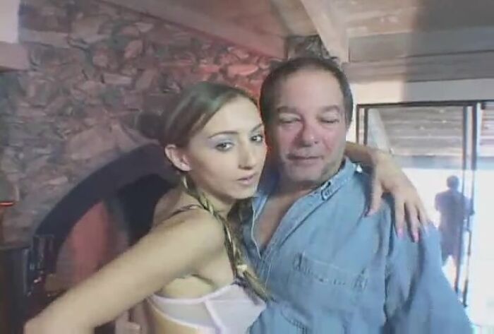 2 шлюхи - Тиффани Холлидей и