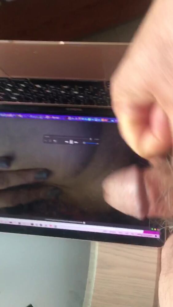 Дрочу ма волосатенькую пизду