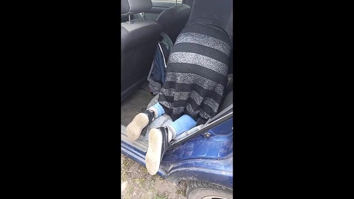 показываю пизду в авто