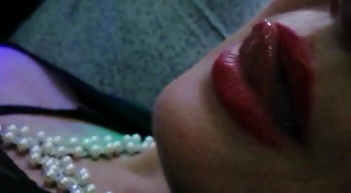 Мой сладкий язычек.