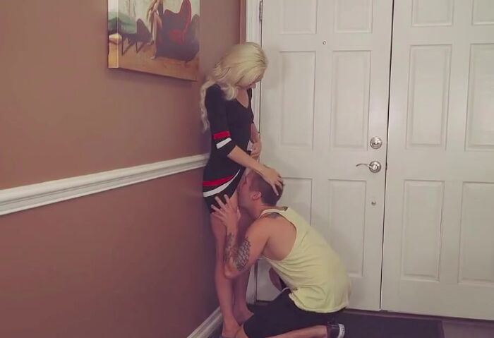 отлизал красотке 4