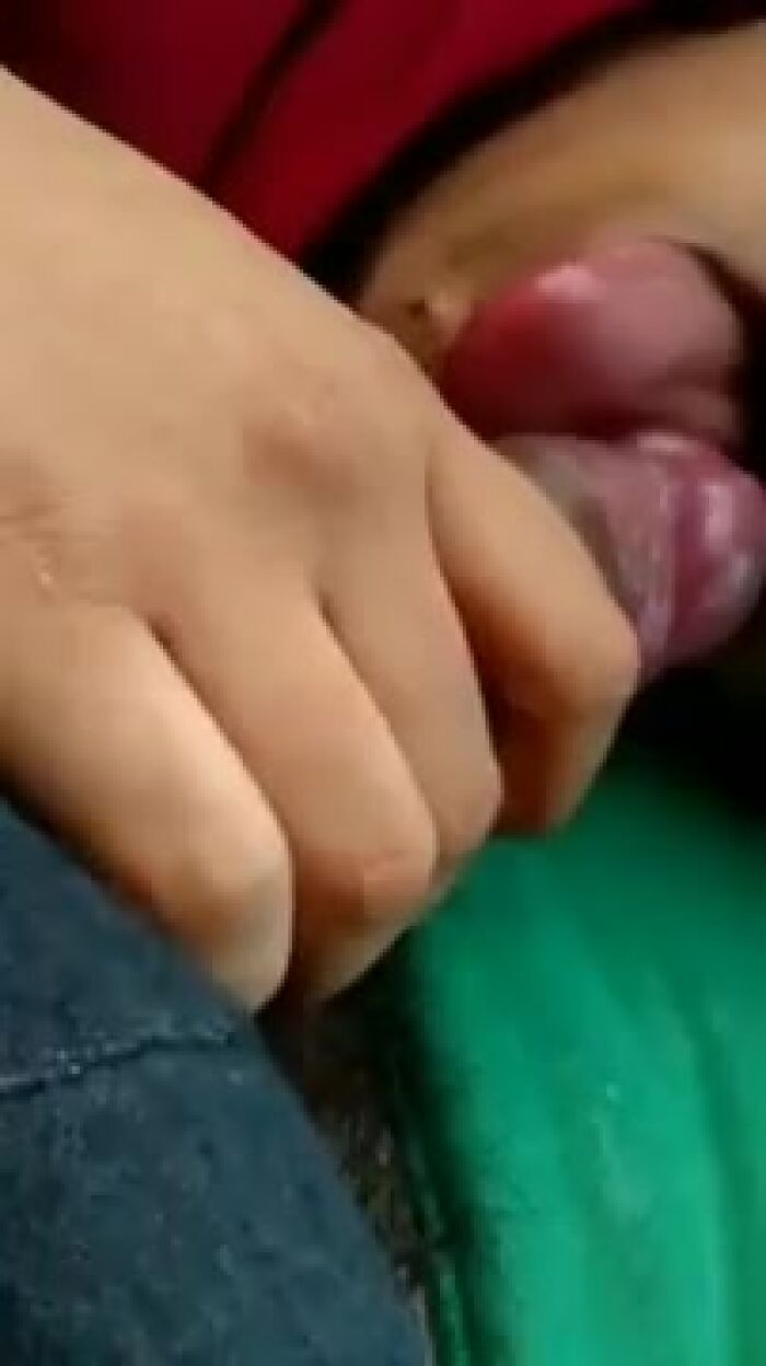 My frnd suck my dick