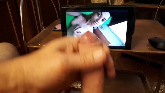 Девушка захотела чтоб я кончил от неё и сделала мне види