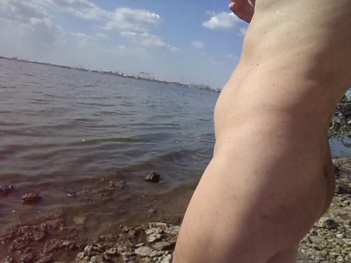 Вода, нагота и рыбалка