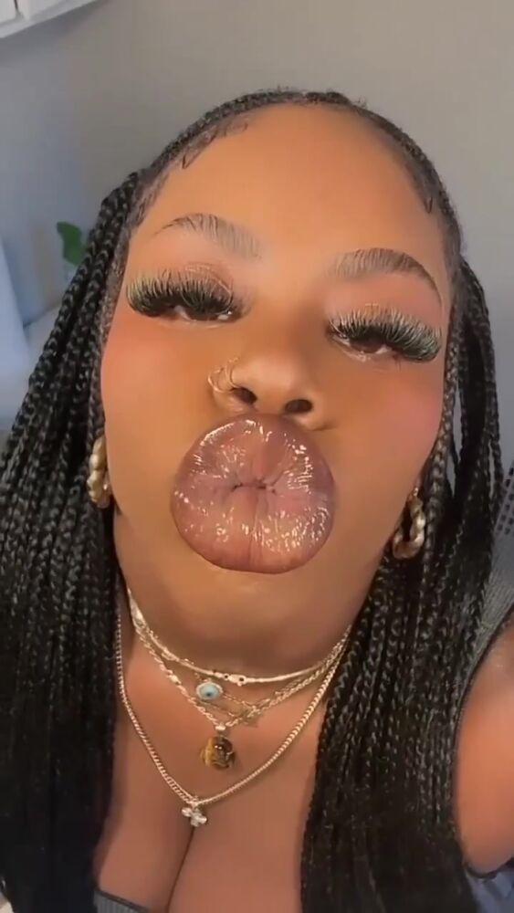 Кого чмокнуть????