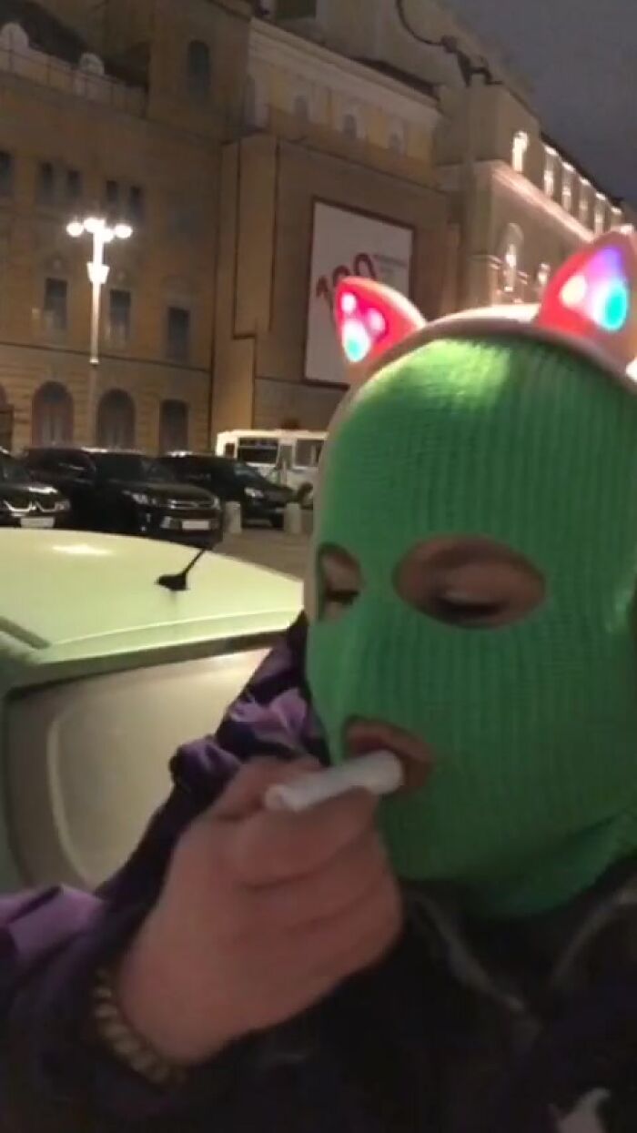 ИДУ В МАСКЕ ПО ГОРОДУ)