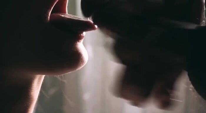 Обожает мою сперму