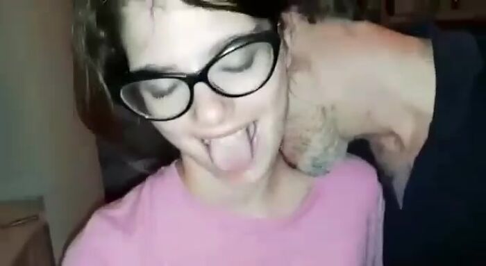 Муж устроил групповуху для своей жены