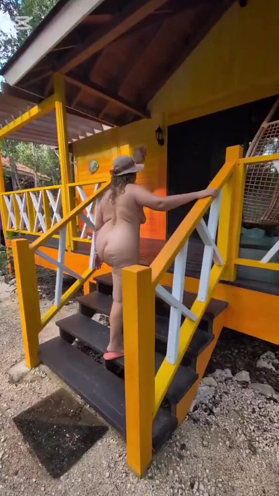 Нудистский кемпинг