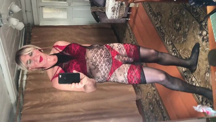 Natali перед зеркалом