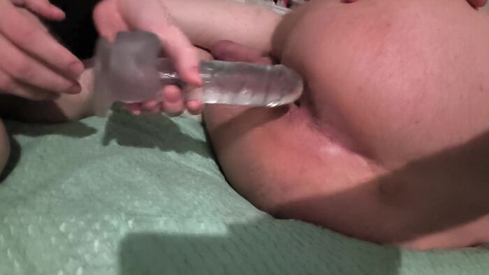 Госпожа трахает меня дилдо