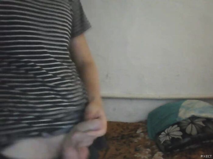 Глажу свой член