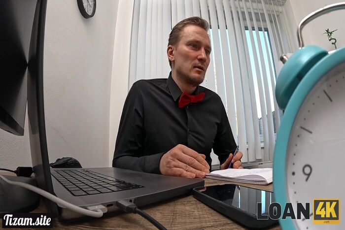 Самоуверенная клиентка банка