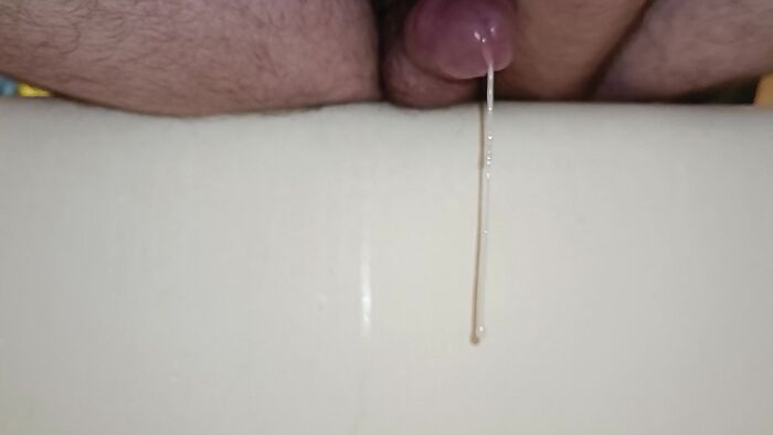 Подруга разработала мне анал так, что я кончал полчаса.