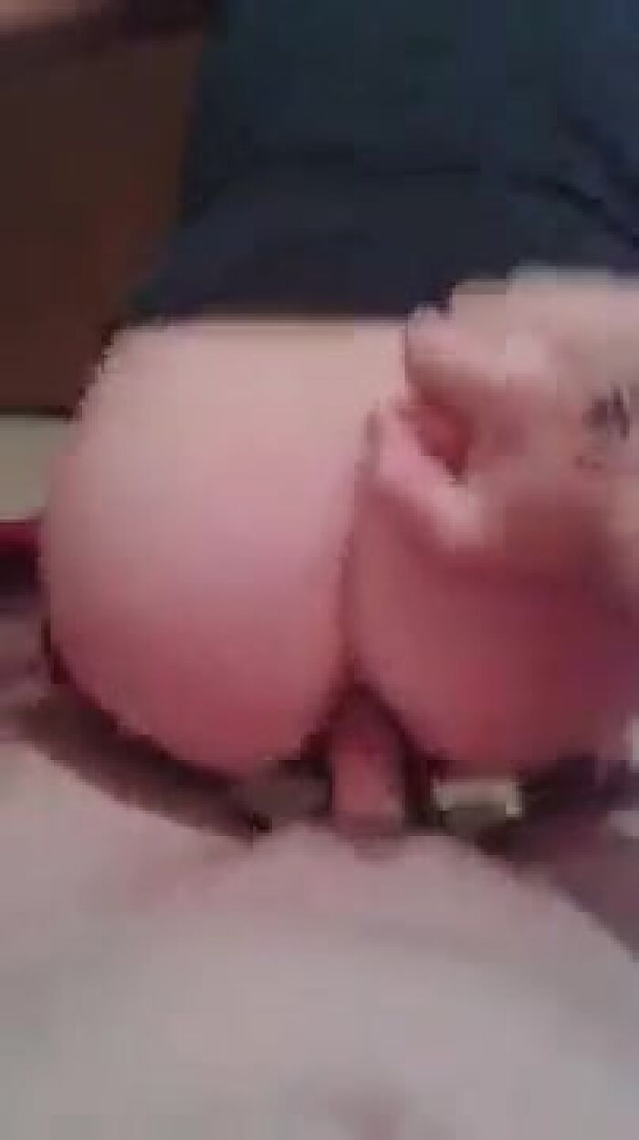 Добре стрибає)