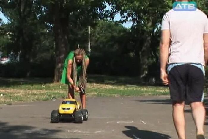 29. ПОМОГИТЕ ЗАПУСТИТЬ МАШИНКУ