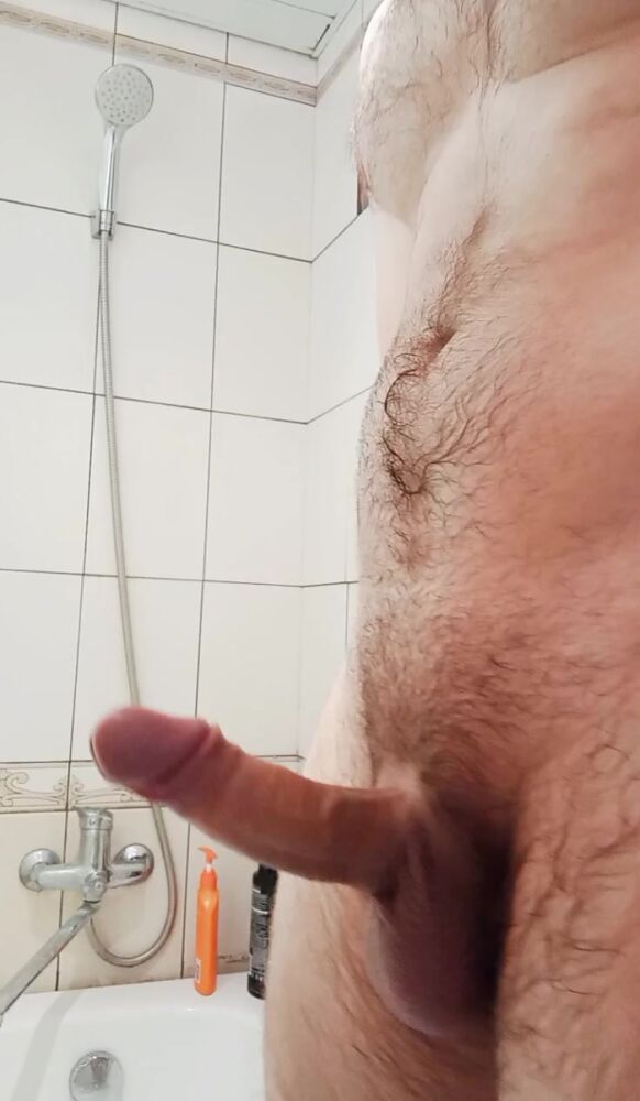 Решил поделится с вами членом))