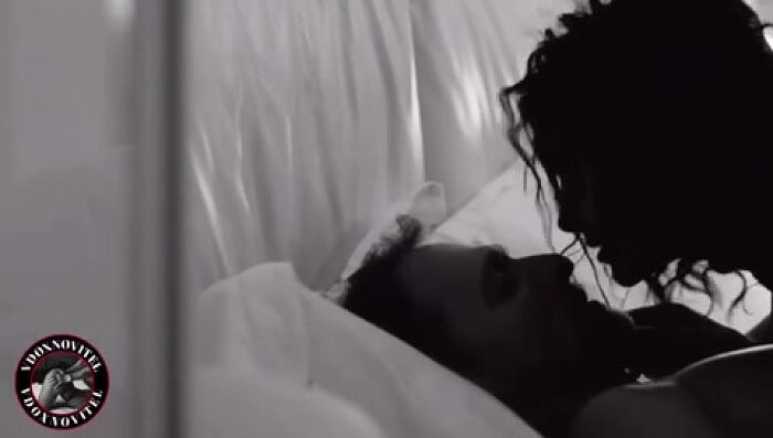 Шикарно трахає і класна музика