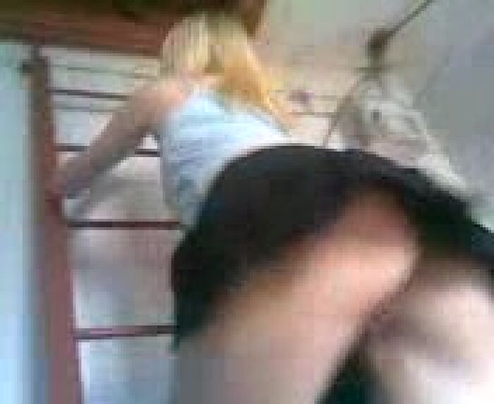 Девушки в перед мы ж джентльмены