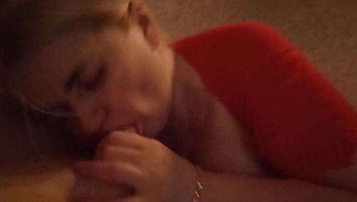 Иришка Яночко , львовская шлюха.