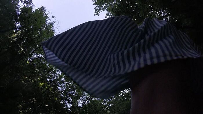 Жарко. Трусы лишние