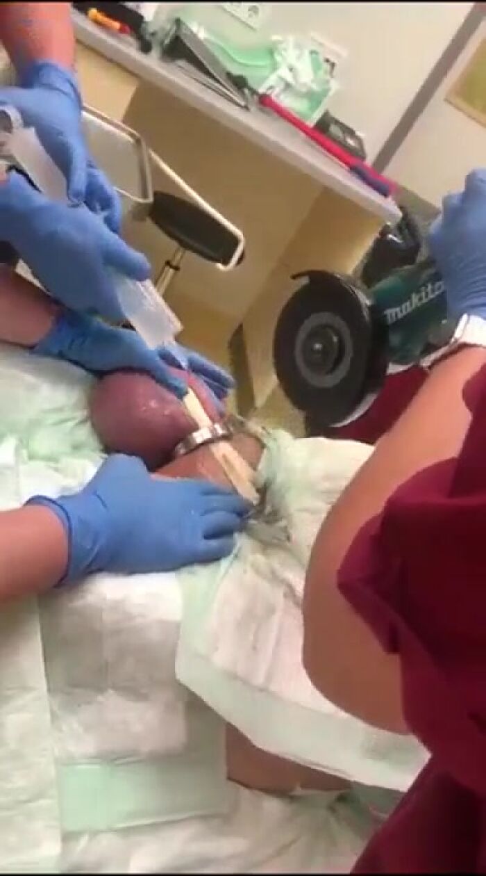 ПОДАРИЛ ТЕБЕ КОЛЕЧКО.????????????