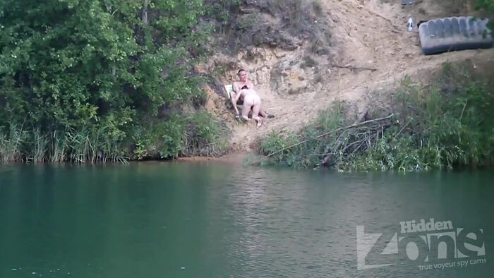 На бережочке