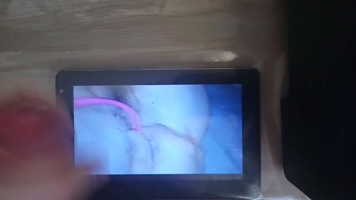 Дрочит на наше видео \