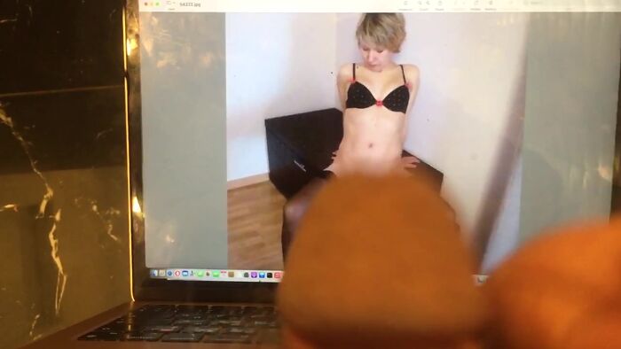 Дрочу на Пизду