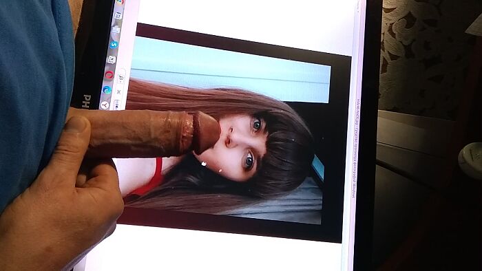 Хочу тебе в ротик кончить!