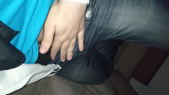 Наконец то приехал с работы мммм щас бы сверху ещё мокру